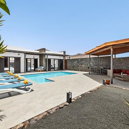 3 Bedroom Villa With Private Pool Close To Papagayo Beach Playa Blanca  Exterior photo
