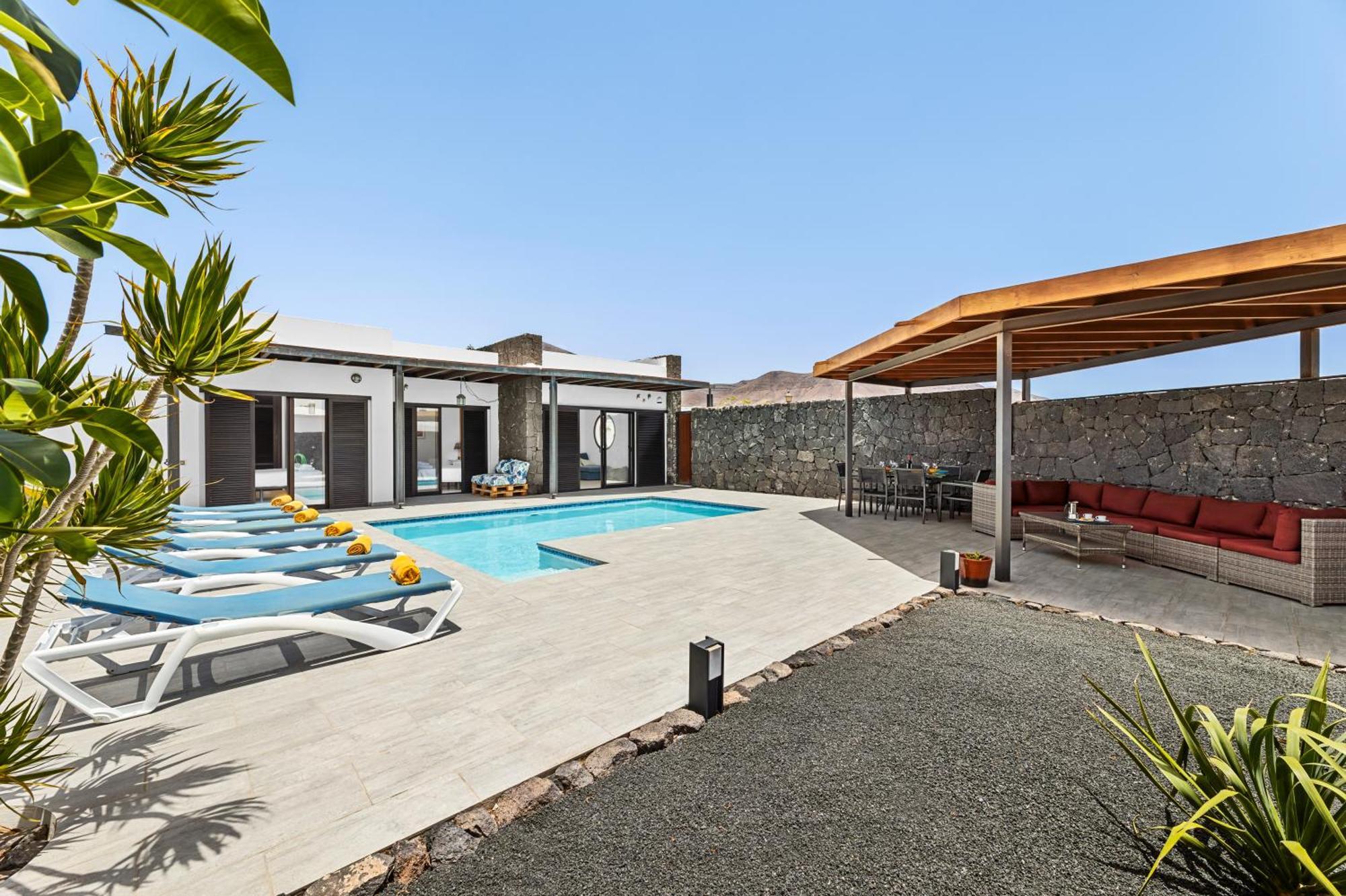 3 Bedroom Villa With Private Pool Close To Papagayo Beach Playa Blanca  Exterior photo